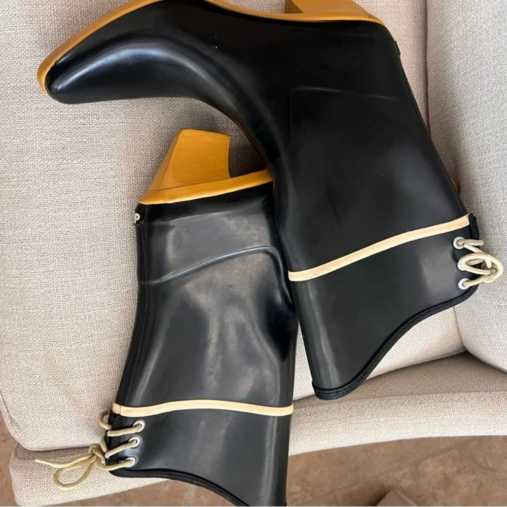 DV by Dolce Vita Black and Tan Rain Boots - Picture 6 of 8